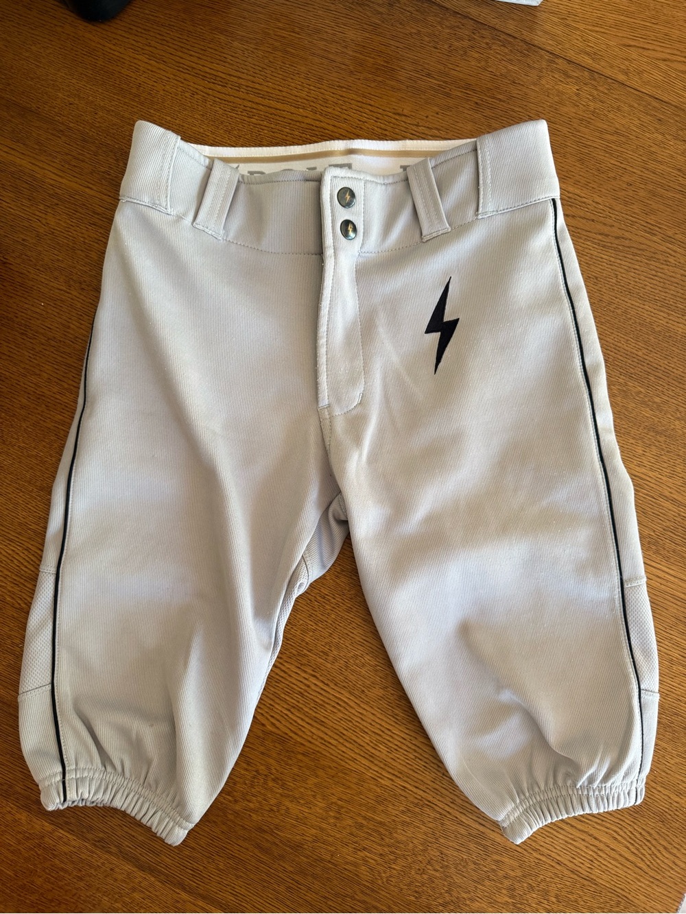 Youth XL Bruce Bolt Baseball Knickers grey with black piping
